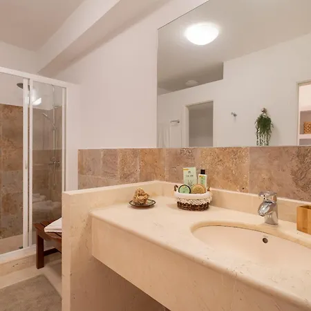 Villa Costa Roja Con Vistas Al Mar, Piscinas, Jacuzzi, Mini Golf Y Padel En Montana Roja