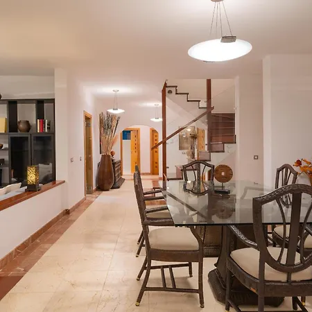 Villa Costa Roja Con Vistas Al Mar, Piscinas, Jacuzzi, Mini Golf Y Padel En Montana Roja *