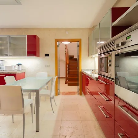 Costa Roja Con Vistas Al Mar, Piscinas, Jacuzzi, Mini Golf Y Padel En Montana Roja * Playa Blanca