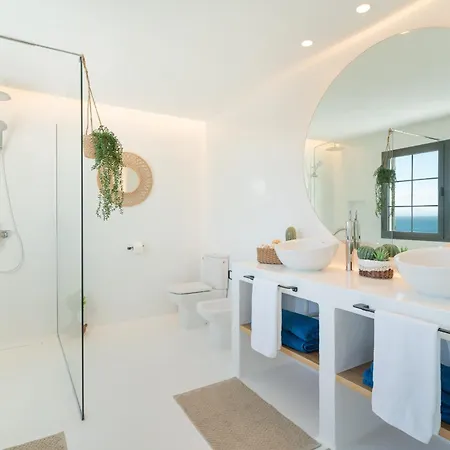 Costa Roja Con Vistas Al Mar, Piscinas, Jacuzzi, Mini Golf Y Padel En Montana Roja Playa Blanca