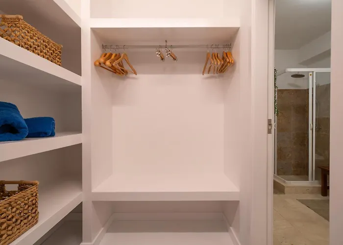 Villa Costa Roja Con Vistas Al Mar, Piscinas, Jacuzzi, Mini Golf Y Padel En Montana Roja