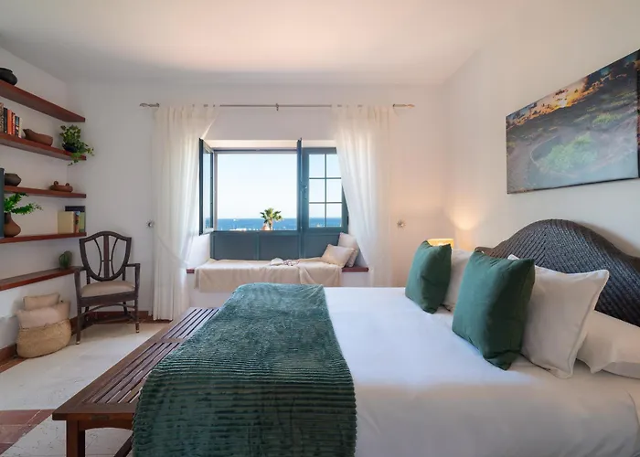 Villa Costa Roja Con Vistas Al Mar, Piscinas, Jacuzzi, Mini Golf Y Padel En Montana Roja *