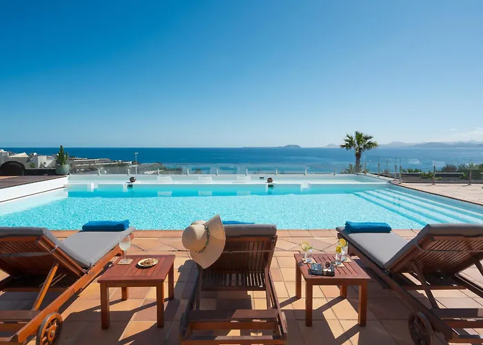 Costa Roja Con Vistas Al Mar, Piscinas, Jacuzzi, Mini Golf Y Padel En Montana Roja * Playa Blanca (Lanzarote)