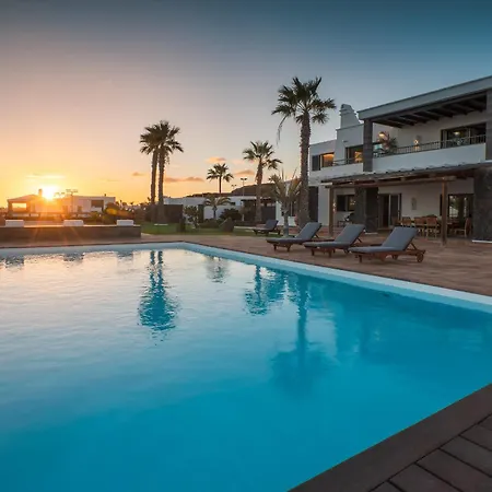 Costa Roja Con Vistas Al Mar, Piscinas, Jacuzzi, Mini Golf Y Padel En Montana Roja 别墅 普拉亚布兰卡