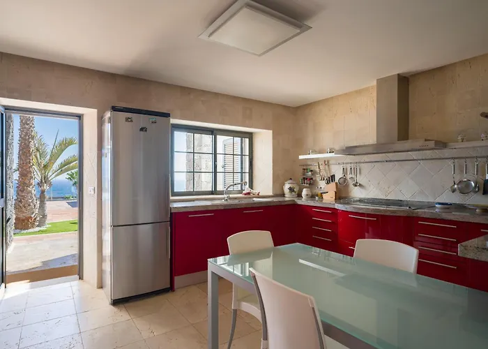 Villa Costa Roja Con Vistas Al Mar, Piscinas, Jacuzzi, Mini Golf Y Padel En Montana Roja *