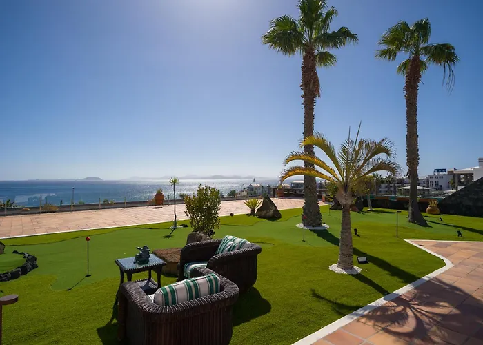 Costa Roja Con Vistas Al Mar, Piscinas, Jacuzzi, Mini Golf Y Padel En Montana Roja * Playa Blanca