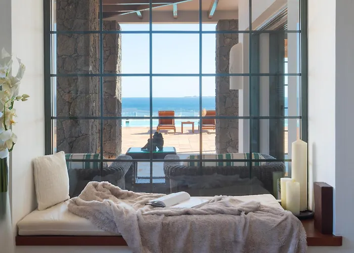 Costa Roja Con Vistas Al Mar, Piscinas, Jacuzzi, Mini Golf Y Padel En Montana Roja Villa Playa Blanca