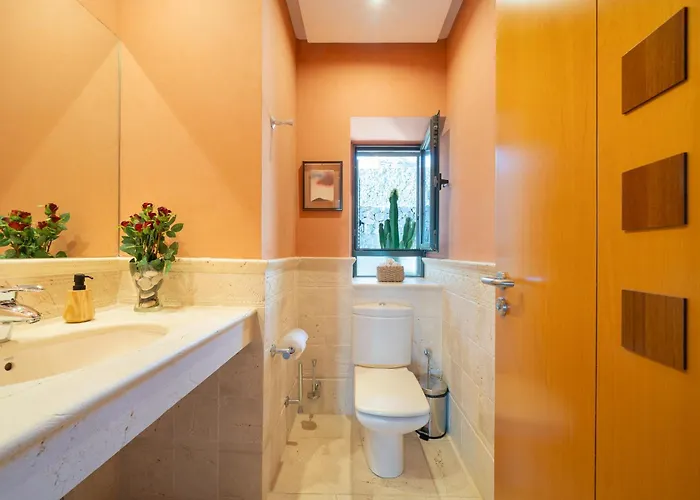 Villa Costa Roja Con Vistas Al Mar, Piscinas, Jacuzzi, Mini Golf Y Padel En Montana Roja Playa Blanca