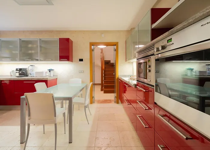 Costa Roja Con Vistas Al Mar, Piscinas, Jacuzzi, Mini Golf Y Padel En Montana Roja * Playa Blanca