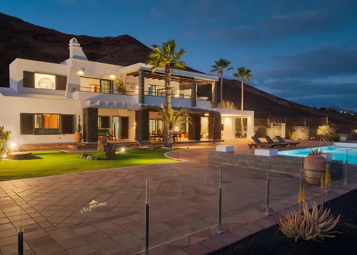 Costa Roja Con Vistas Al Mar, Piscinas, Jacuzzi, Mini Golf Y Padel En Montana Roja Villa