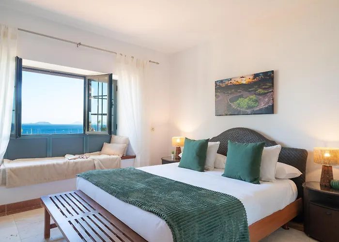 Villa Costa Roja Con Vistas Al Mar, Piscinas, Jacuzzi, Mini Golf Y Padel En Montana Roja *