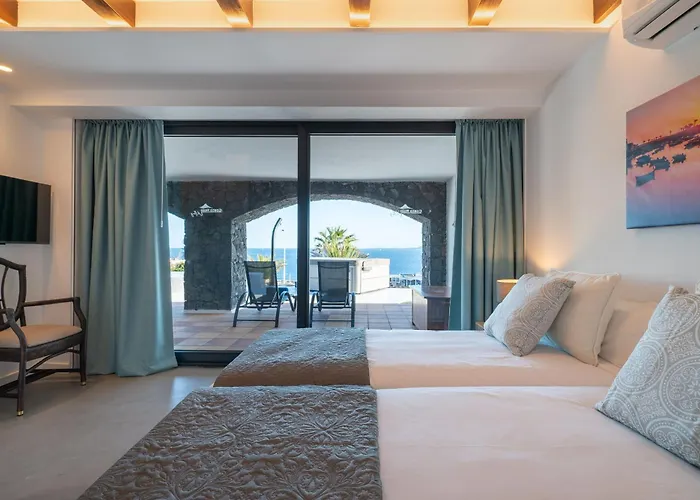 Costa Roja Con Vistas Al Mar, Piscinas, Jacuzzi, Mini Golf Y Padel En Montana Roja * Playa Blanca