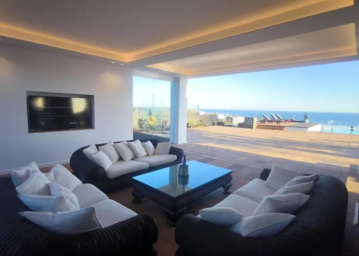 Costa Roja Con Vistas Al Mar, Piscinas, Jacuzzi, Mini Golf Y Padel En Montana Roja Playa Blanca