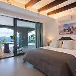 Villa Costa Roja Con Vistas Al Mar, Piscinas, Jacuzzi, Mini Golf Y Pádel En Montaña Roja Playa Blanca (Lanzarote)