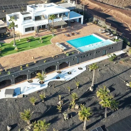 Costa Roja Con Vistas Al Mar, Piscinas, Jacuzzi, Mini Golf Y Padel En Montana Roja プラヤ・ブランカ