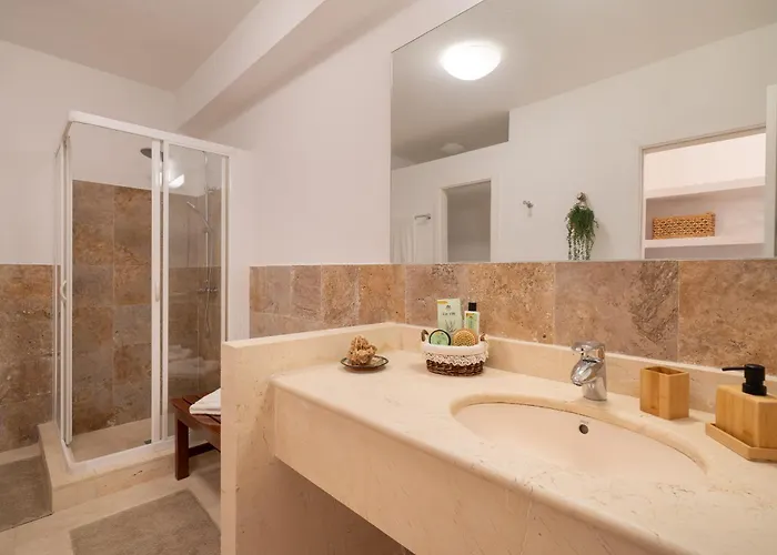 Villa Costa Roja Con Vistas Al Mar, Piscinas, Jacuzzi, Mini Golf Y Padel En Montana Roja